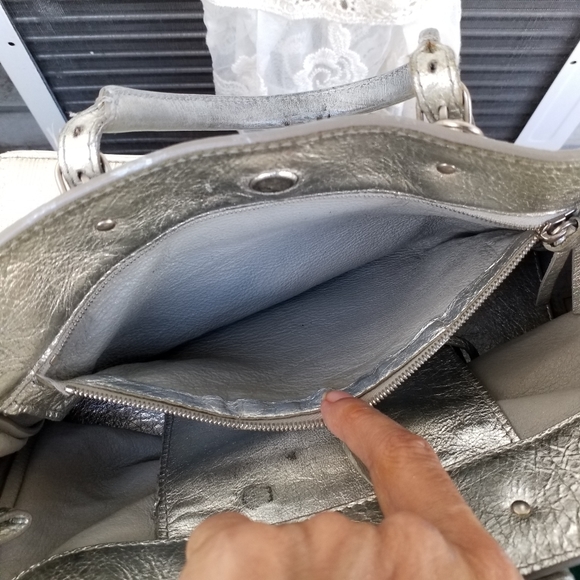 BALENCIAGA Metallic Calfskin Papier Mini A4 Tote Silver - Picture 14 of 15